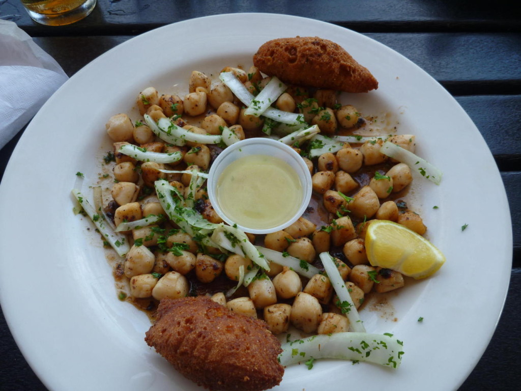 I had the local scallops. Excelent. 