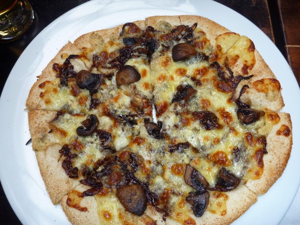 A delicious mushroom and dried fig pizza. For those of you that read my first journal know that Jocelyn and I crossed the country eating Mexican food. I sort of went vegetarian in Antarctica so in this land of the sheep it could be an interesting eating experience. 