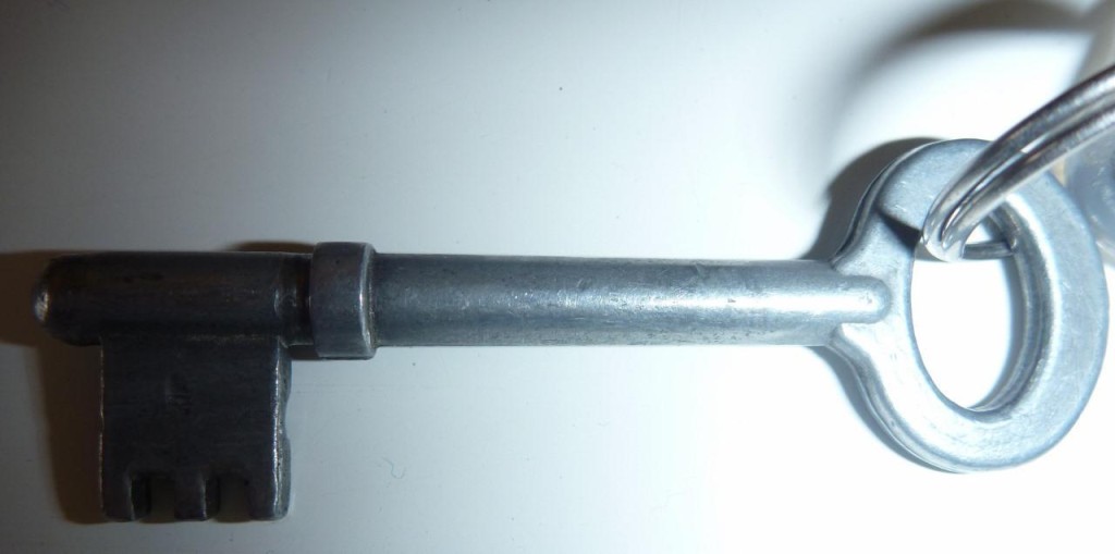 Last night's room was an old one. I haven't seen a key like this in years. 
