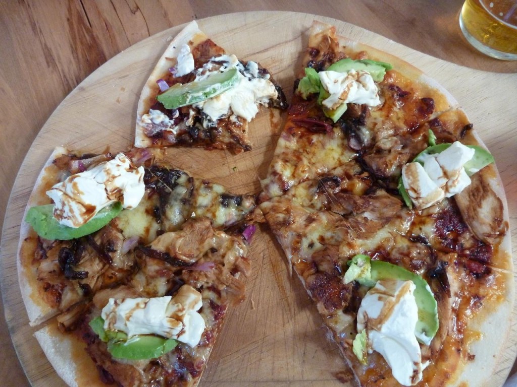 The bbq chicken pizza was excellent. 