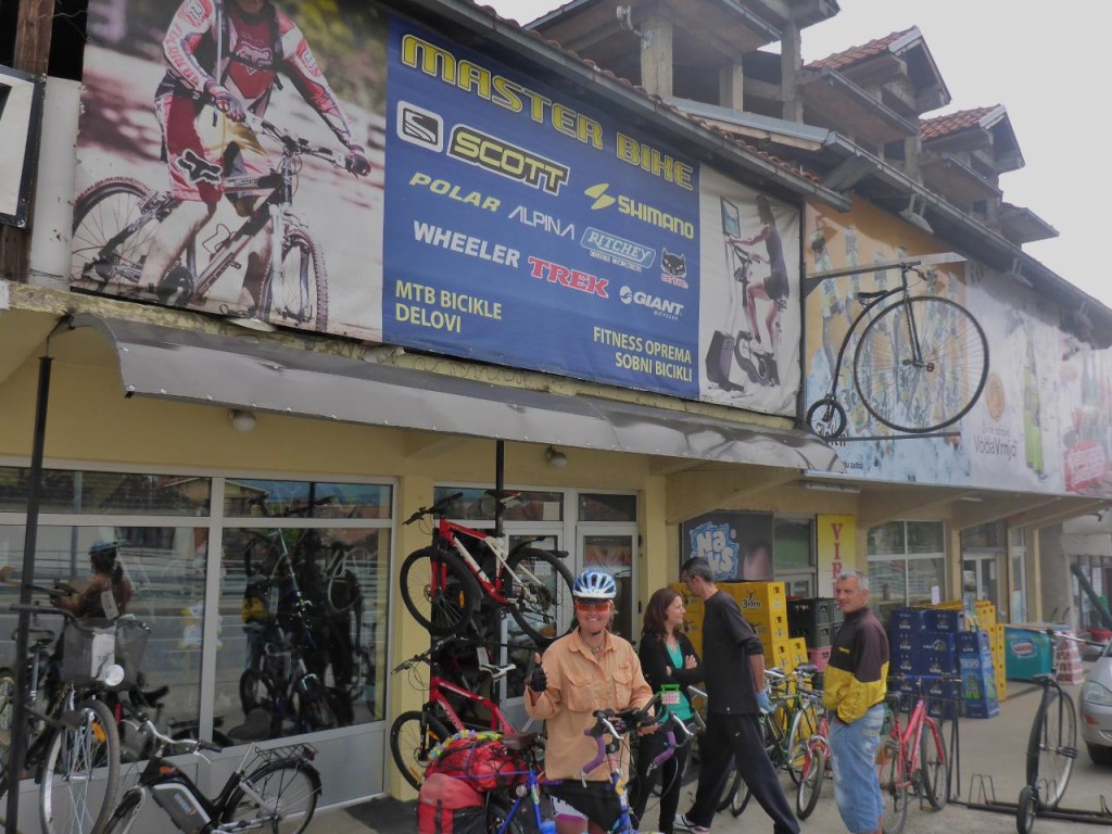 Another fine Serbian bicycle shop. 