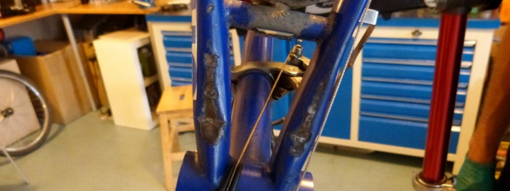 Jocelyn's Surly LHT frame damage from the kickstand. 