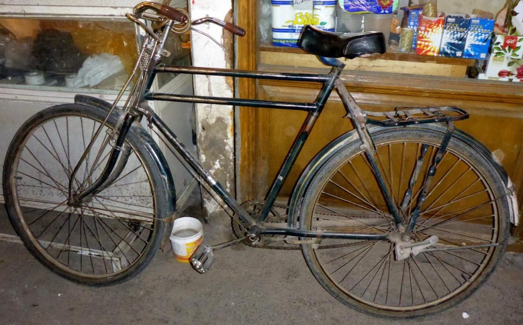 A cool looking old bike. 