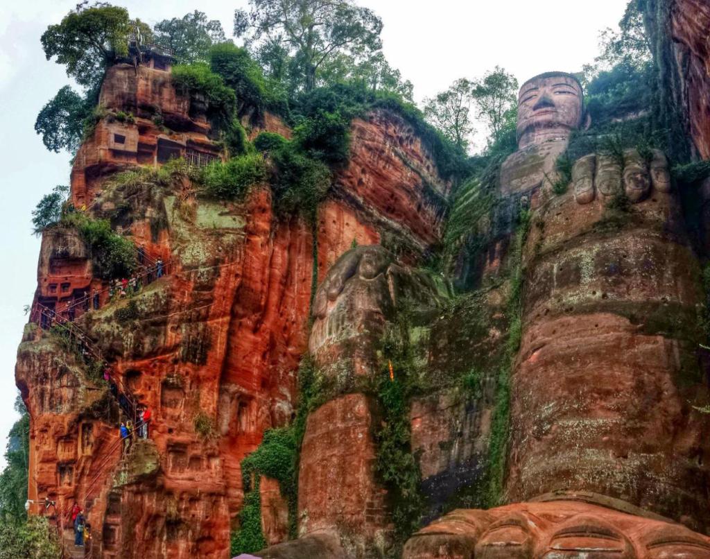 A great picture by Jocelyn showing the size of the Buddha and pathway. 