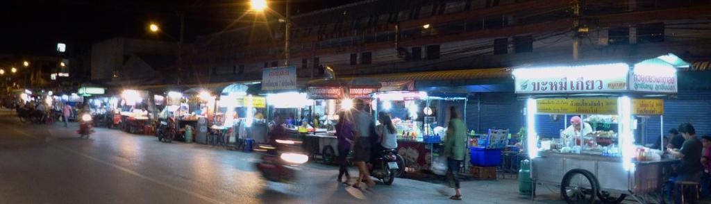 We walked back to our hotel along the night market which was closing for the night. 